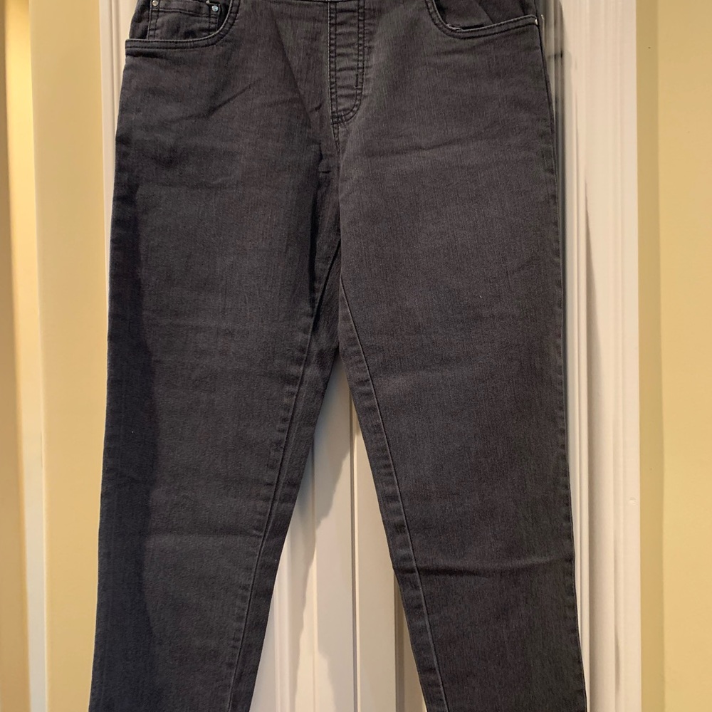 Women’s Blair dark gray wash jegging w/ rhinestone detail on back pockets